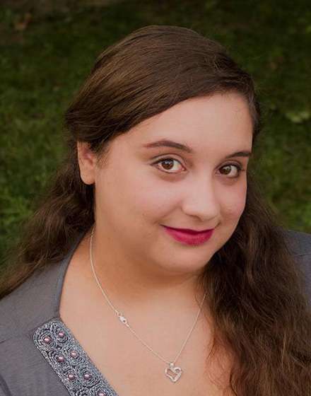 Elizabeth Yvette Ramirez Headshot