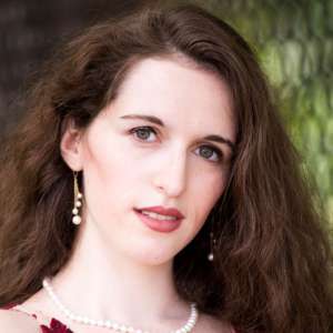 Sydney Roslin Headshot